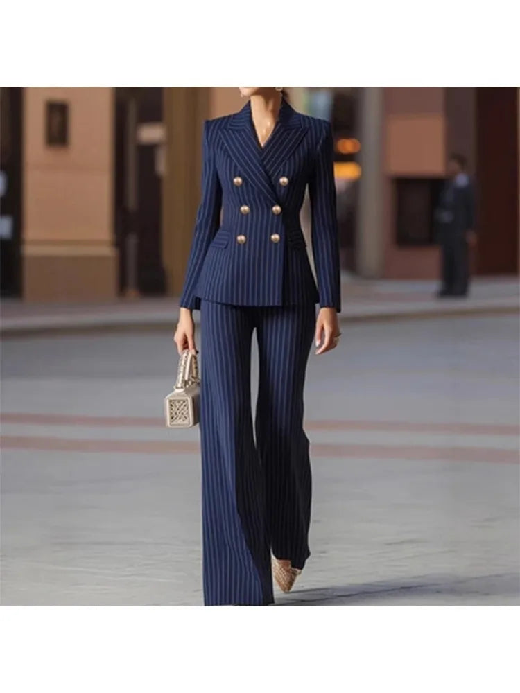 Tailleur femme rayé blazer et pantalon – CLEVI Paris