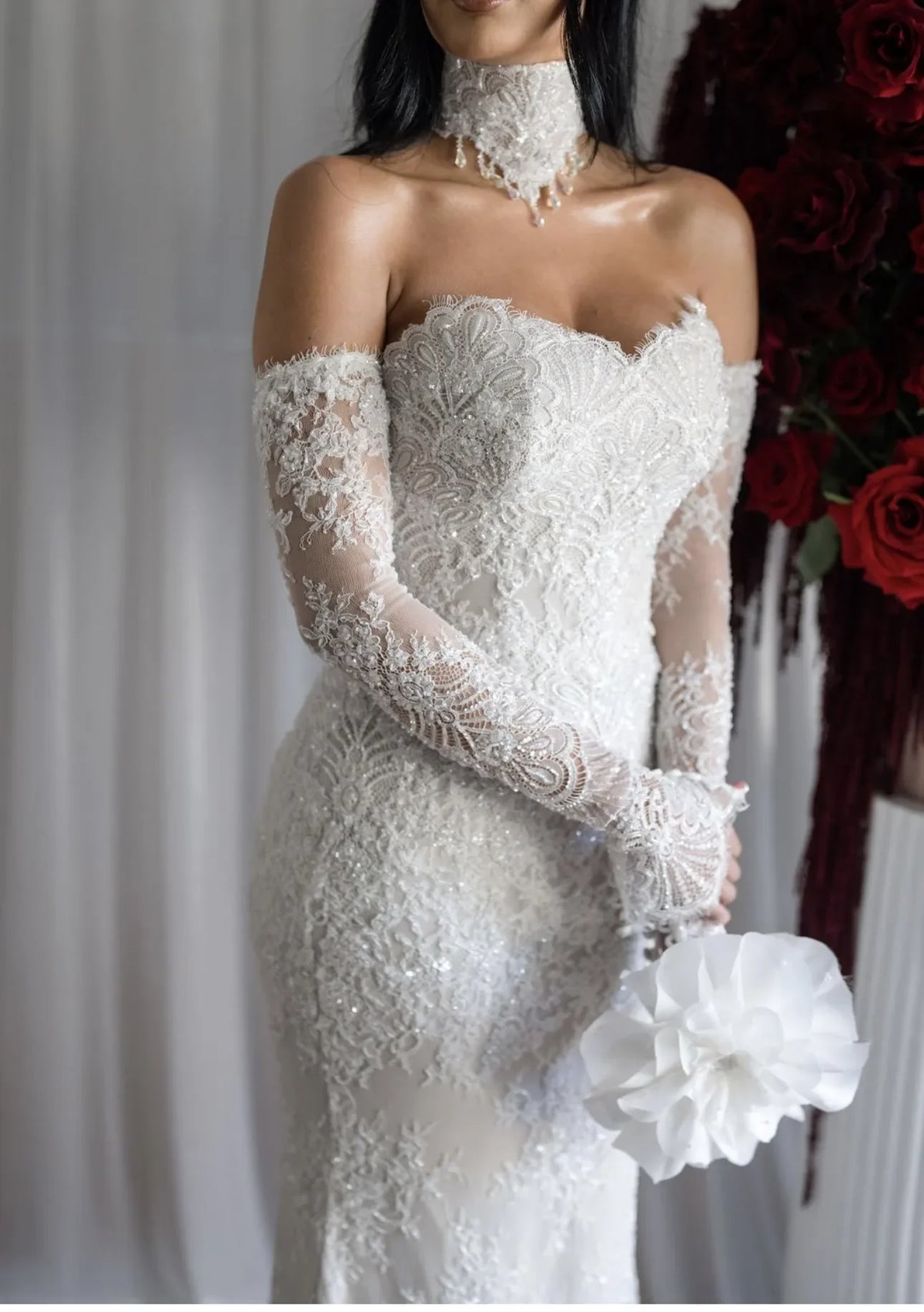 Robe de mariée sirène en dentelle à paillettes – CLEVI Paris