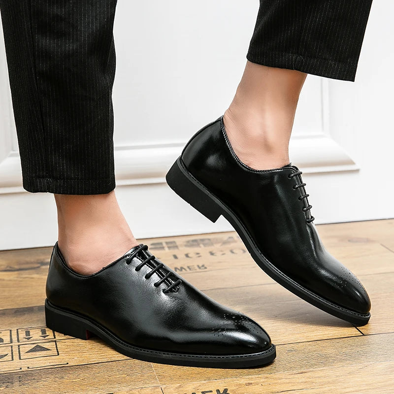 Brogue Homme Semelle Rouge Lacets Bout Rond Style Bureau Formel | Noir & Marron EU 38-48