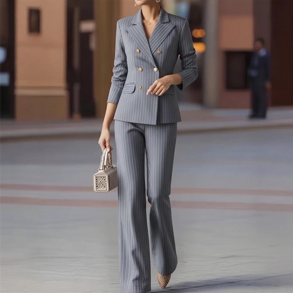 Tailleur femme rayé blazer et pantalon – CLEVI Paris