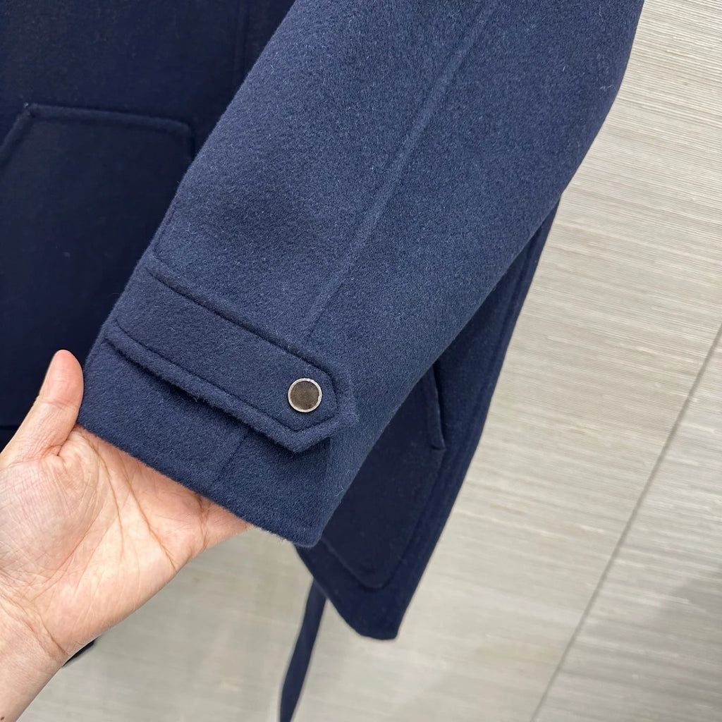 Manteau femme ceinturé zippé à quatre poches – CLEVI Paris