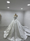 Robe de mariée princesse en dentelle – CLEVI Paris