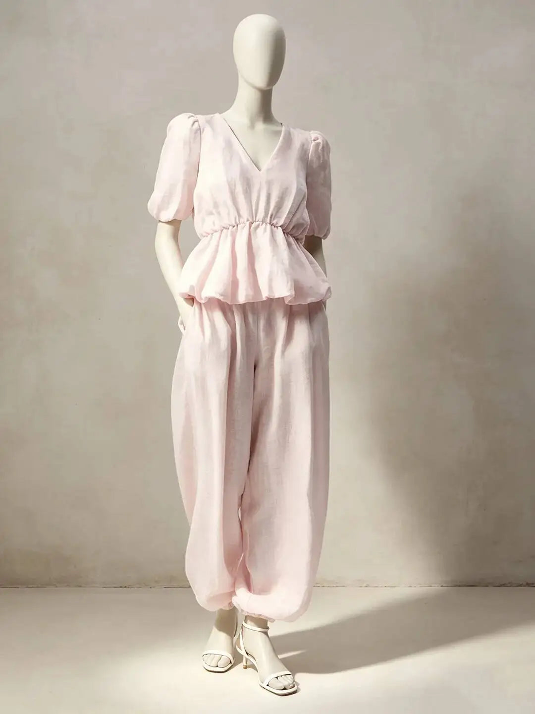 Ensemble femme col V et pantalon large – CLEVI Paris