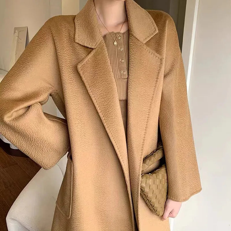 Manteau long femme en laine ceinturé – CLEVI Paris