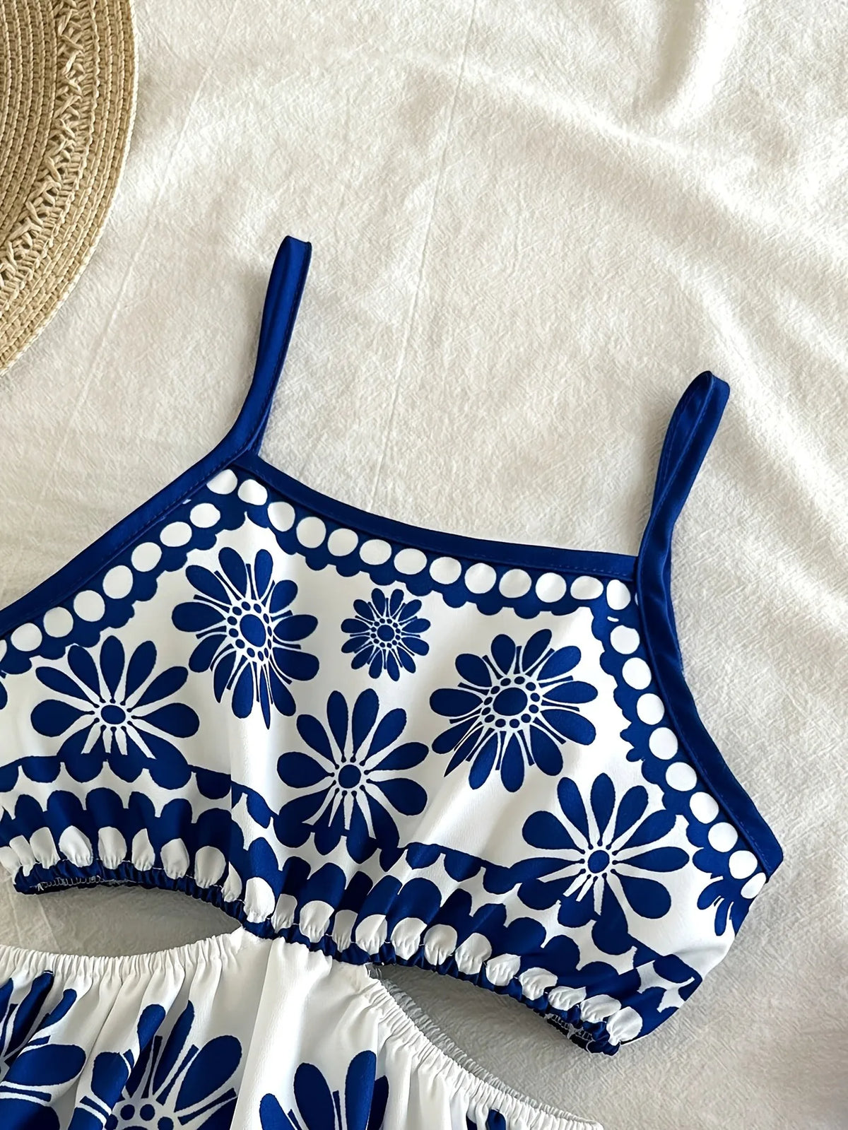 Robe fille à fleurs bleues et fines bretelles – CLEVI Paris