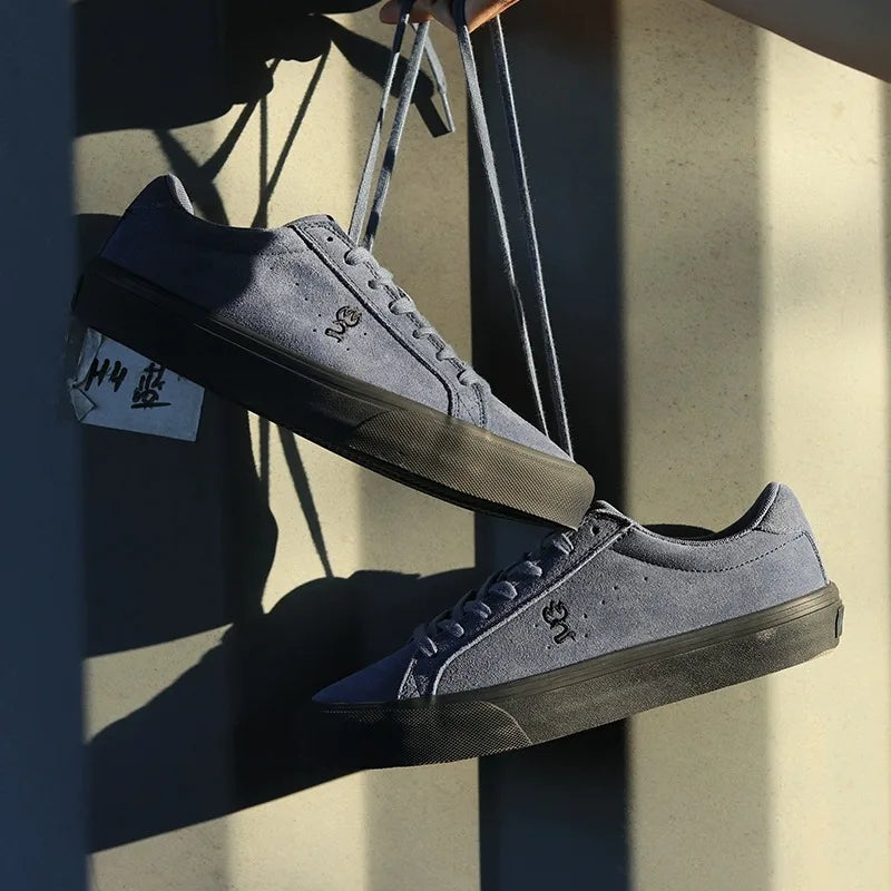 Sneakers de skate unisexes en daim – CLEVI Paris