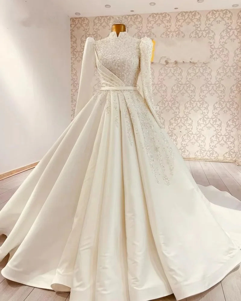 Robe de mariée musulmane satinée et modeste – CLEVI Paris