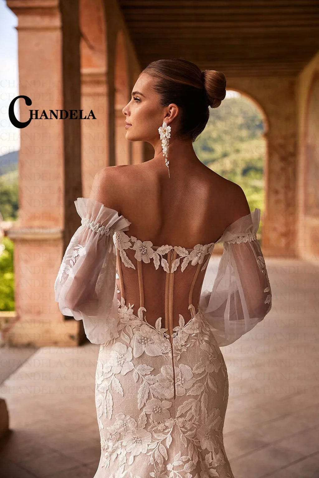 Robe de mariée sirène à col V – CLEVI Paris