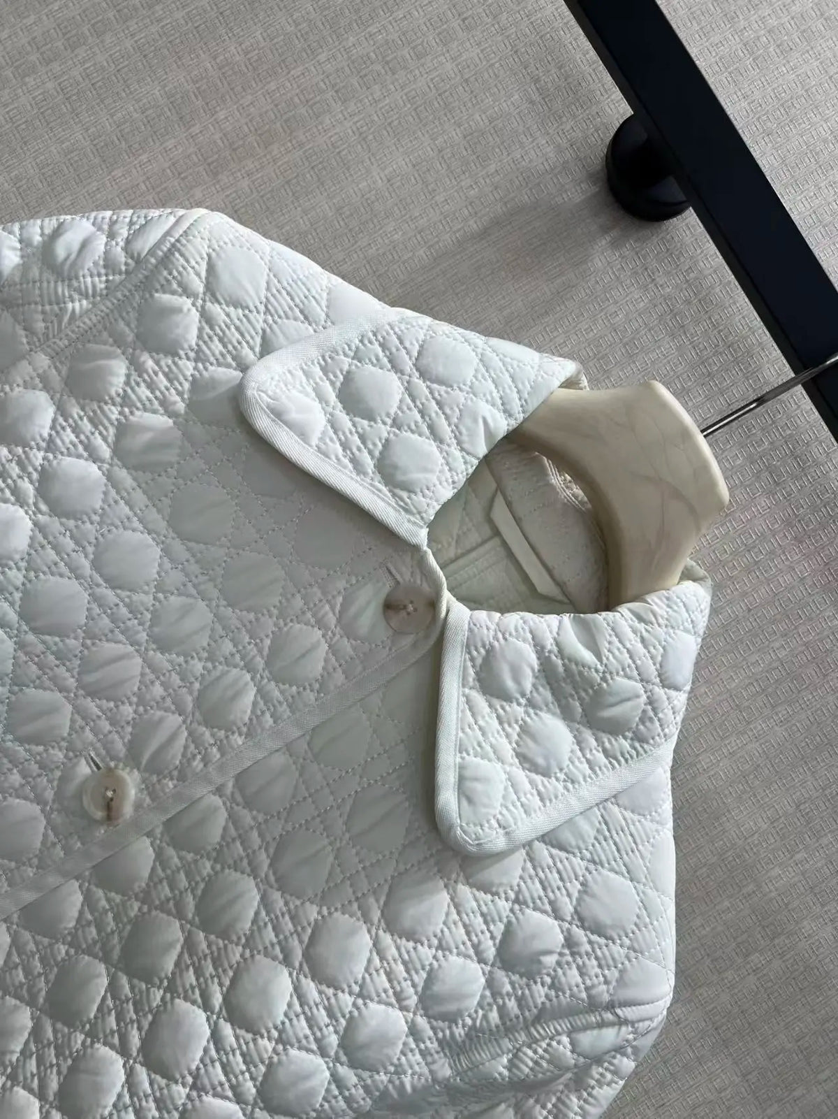 Veste longue matelassée femme à ceinture – CLEVI Paris