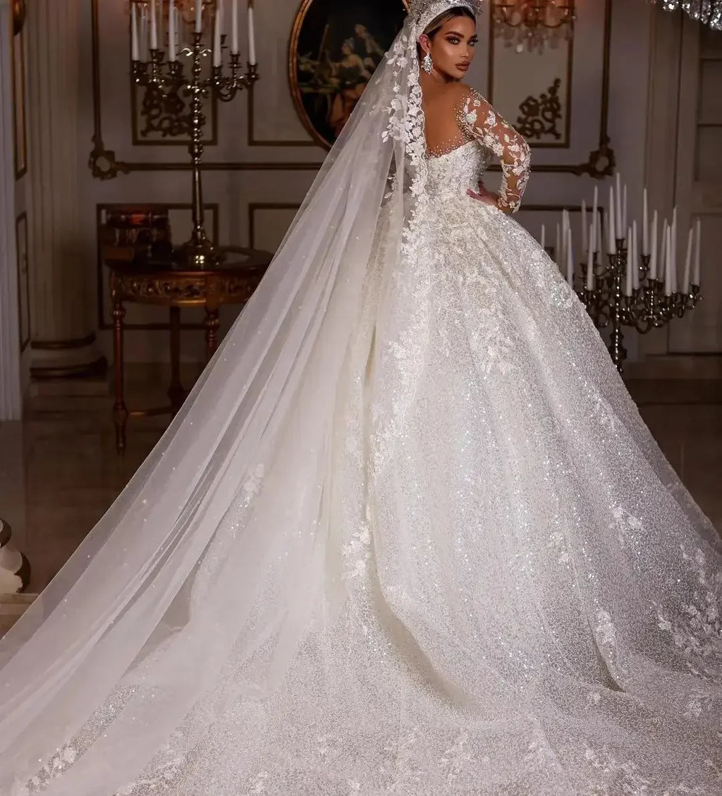 Robe de mariée en tulle et dentelle – CLEVI Paris