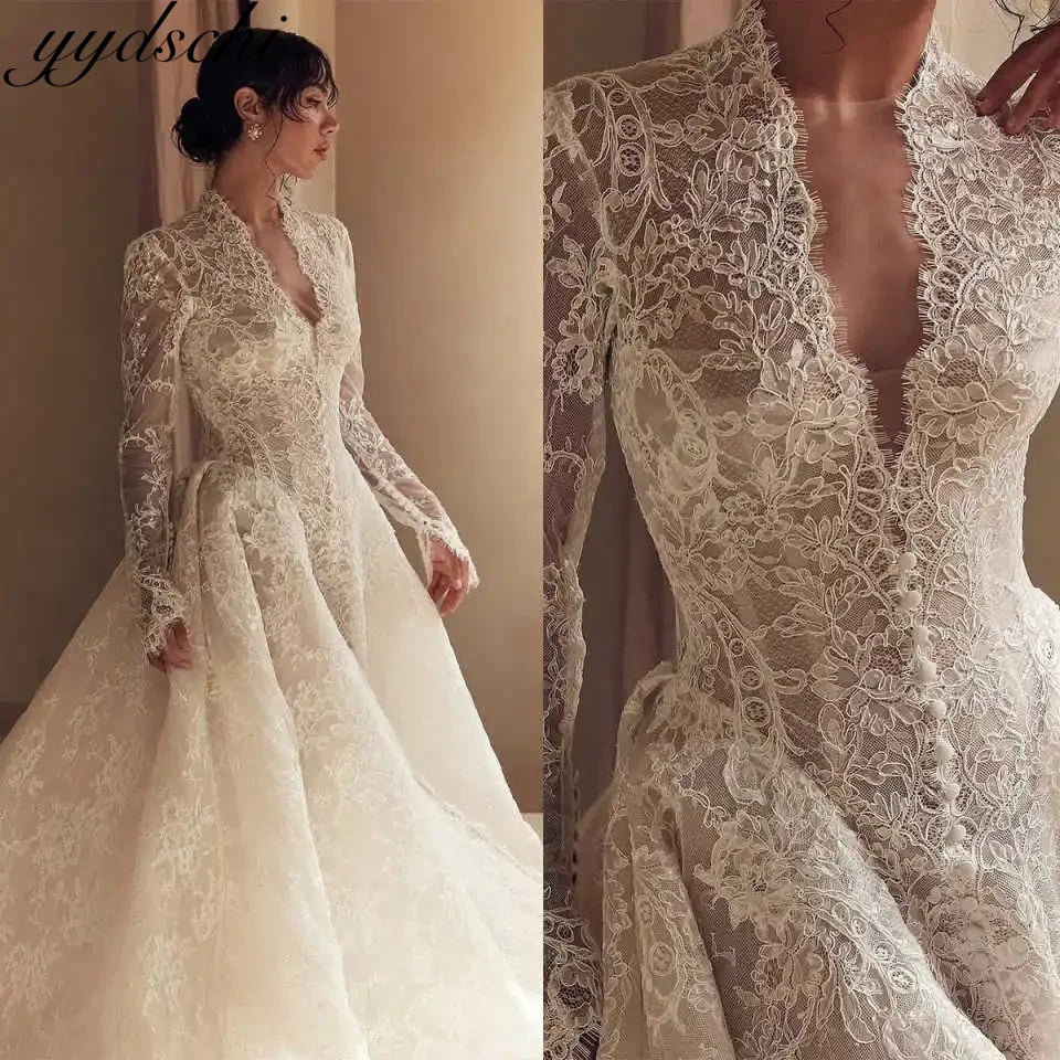 Robe de mariée en organza et tulle col V – CLEVI Paris