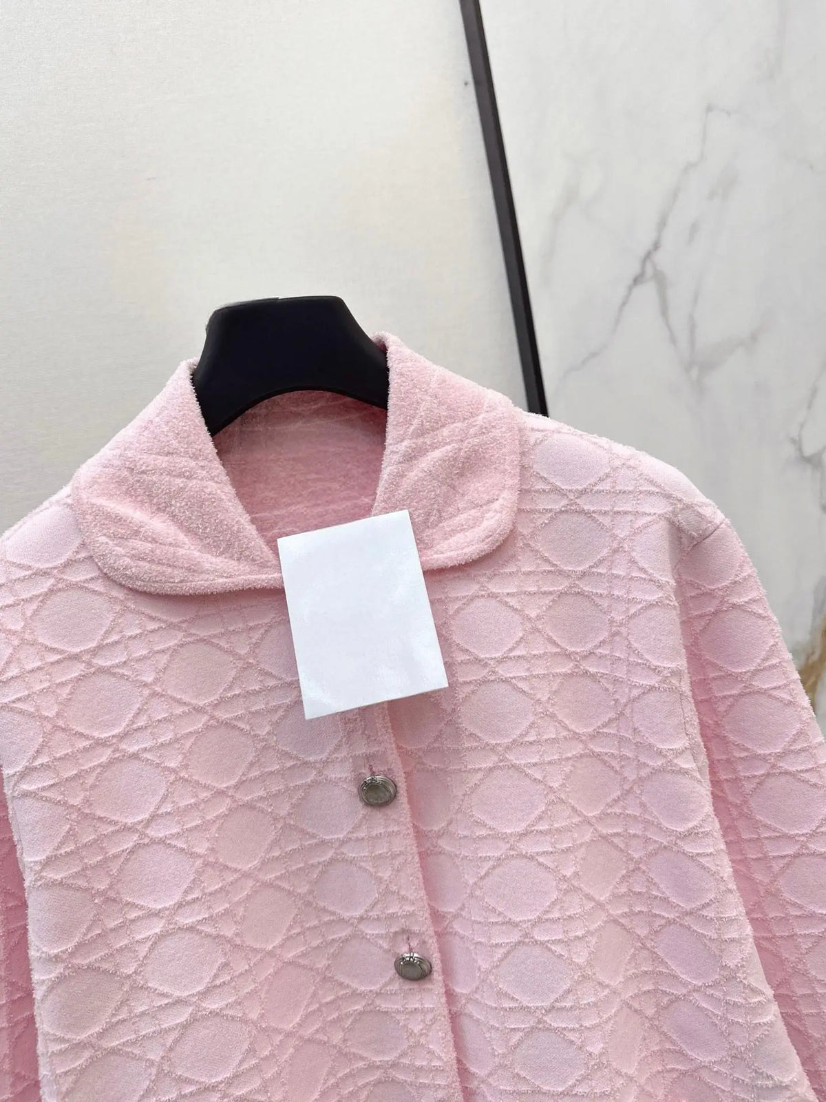 Cardigan femme rose à losanges en relief – CLEVI Paris