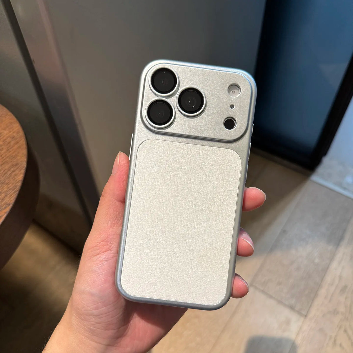 Coque iPhone fine mate unie – CLEVI Paris