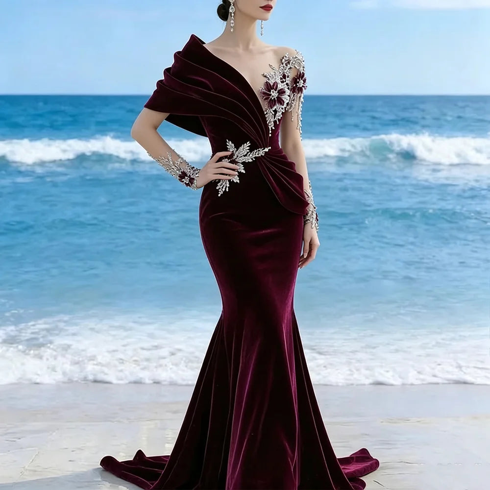 Robe sirène en velours épaules dénudées – CLEVI Paris