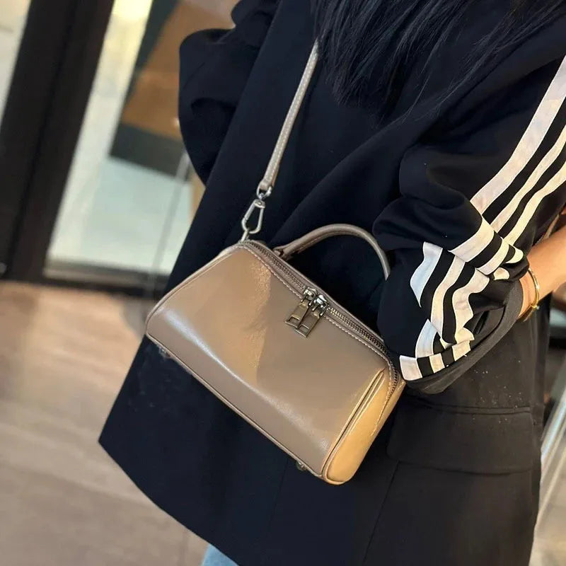 Pochette femme en cuir pleine fleur – CLEVI Paris