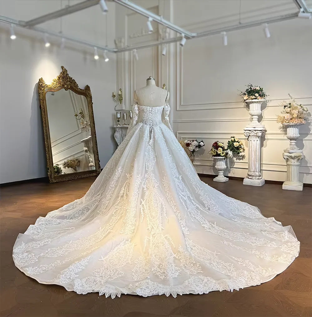 Robe de mariée princesse épaules dénudées – CLEVI Paris