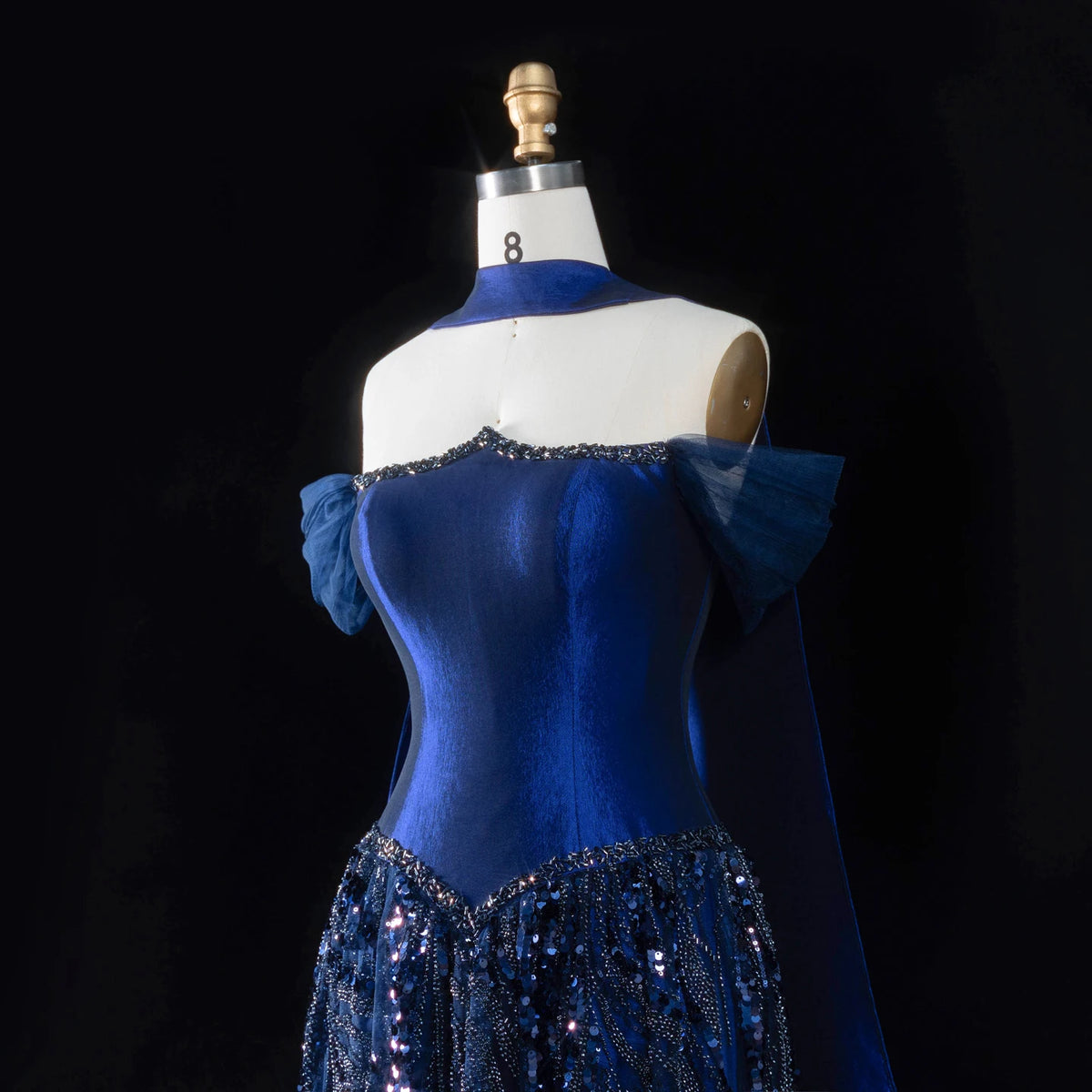 Robe de soirée épaules dénudées perlée – CLEVI Paris