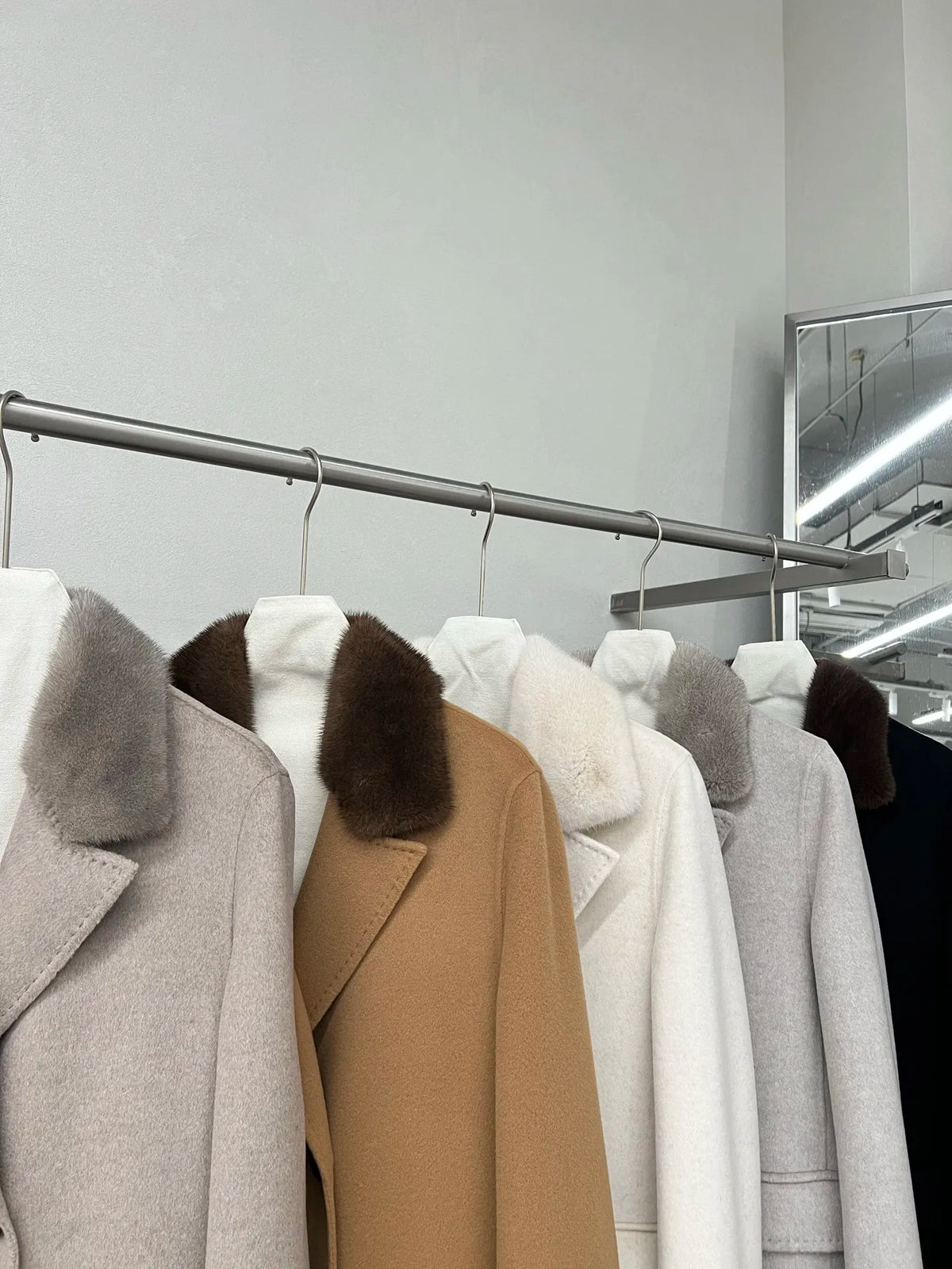 Manteau long femme à double boutonnage – CLEVI Paris