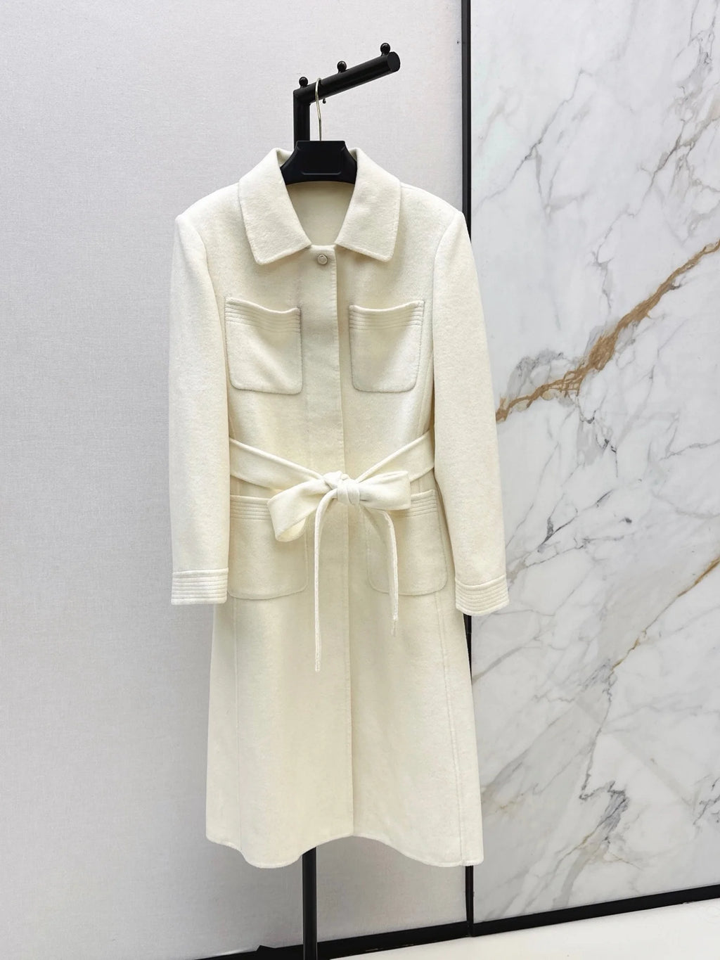 Manteau long femme en laine à quatre poches – CLEVI Paris