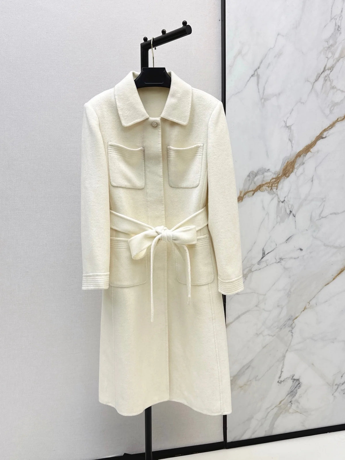 Manteau long femme en laine à quatre poches – CLEVI Paris