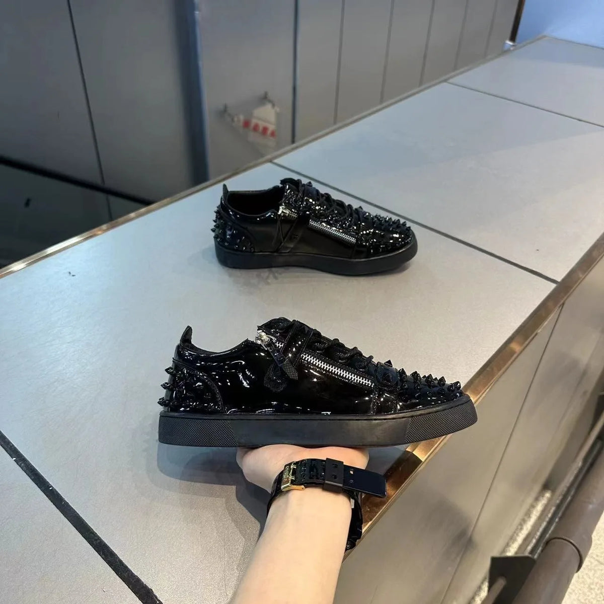 Sneakers Plates Punk Rivets Microfibre Unisexe – CLEVI Paris