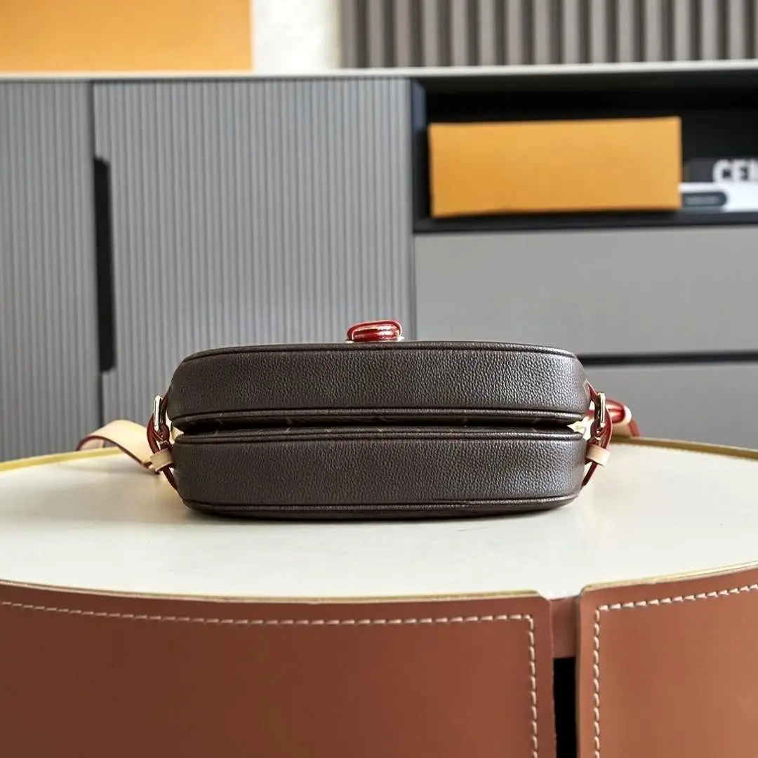 Sac Épaule Femme Cuir Véritable Vache Format Carré Texture Luxe Port Main & Épaule – CLEVI Paris