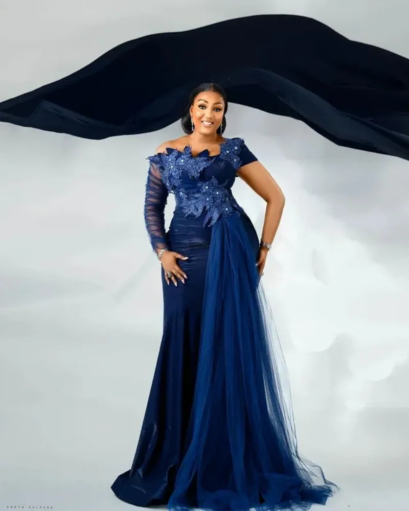 Robe de soirée sirène en dentelle une épaule – CLEVI Paris