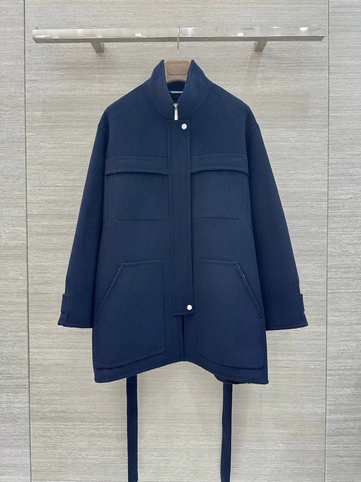 Manteau femme ceinturé zippé à quatre poches – CLEVI Paris