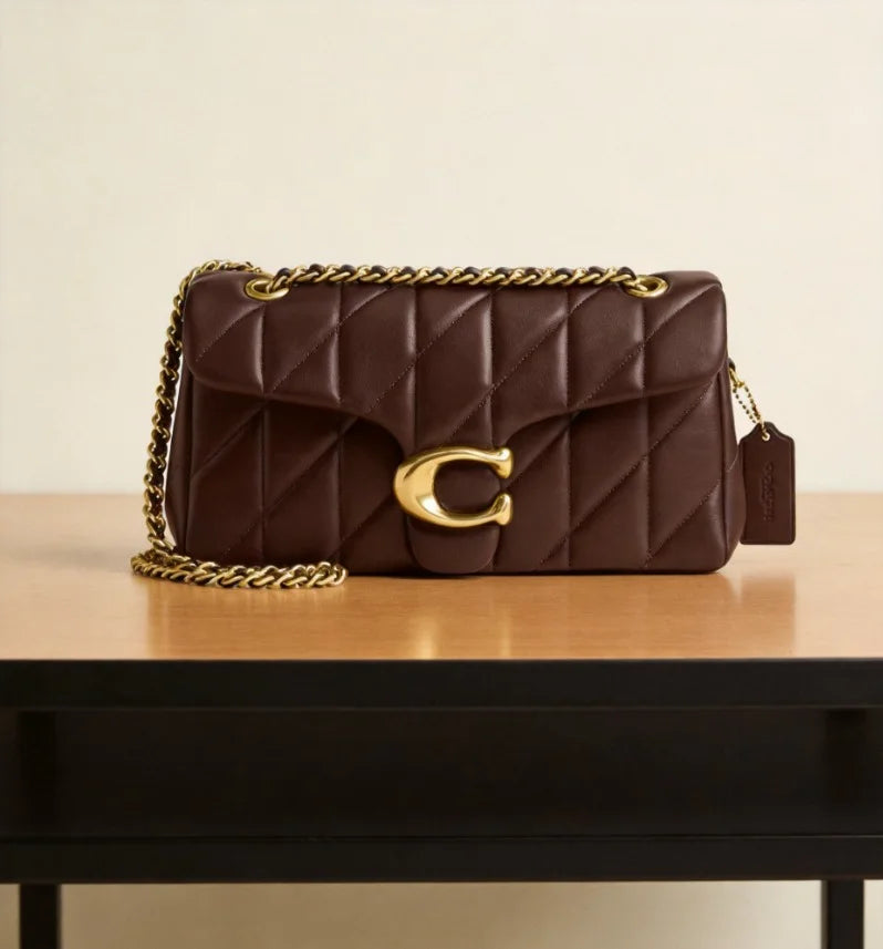 Sac femme matelassé à rabat et chaîne – CLEVI Paris