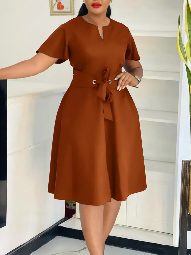 Robe Femme Grande Taille Col V Manches Courtes Mi-Mollet Élégante – CLEVI Paris