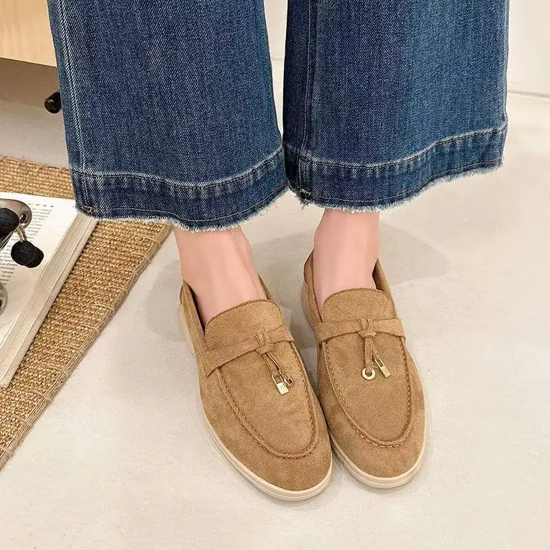 Mocassins femme à pampilles kaki ou camel – CLEVI Paris