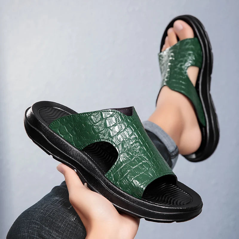 Sandales unisexes en croûte de cuir crocodile – CLEVI Paris