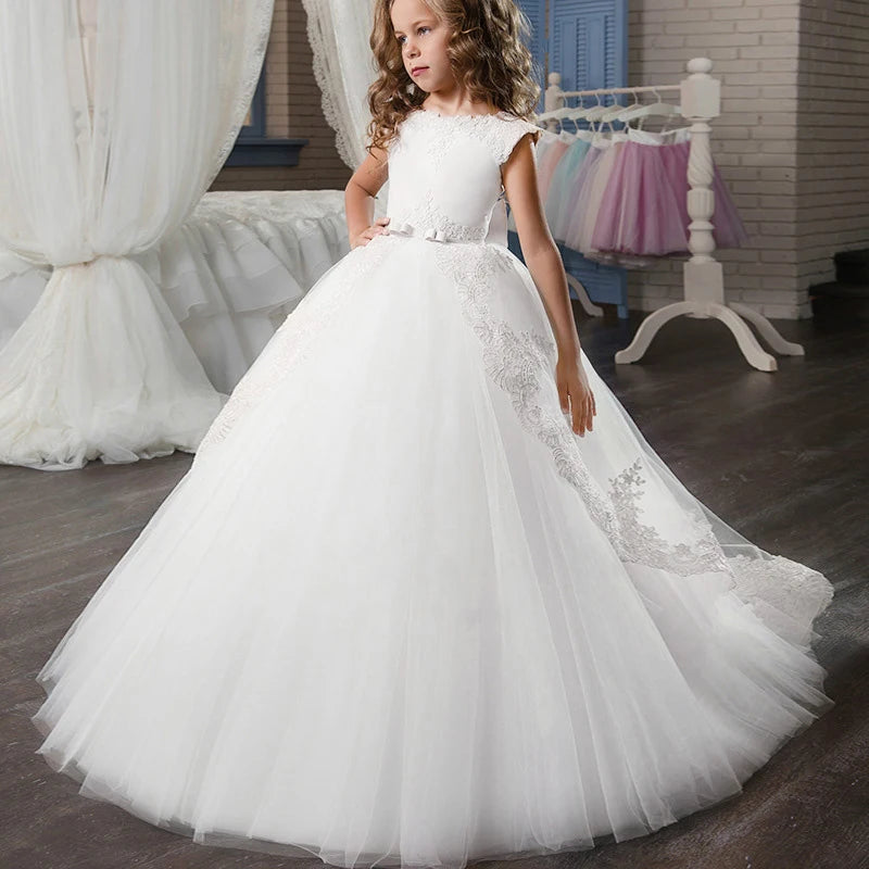 Robe longue fille en blanc en dentelle – CLEVI Paris