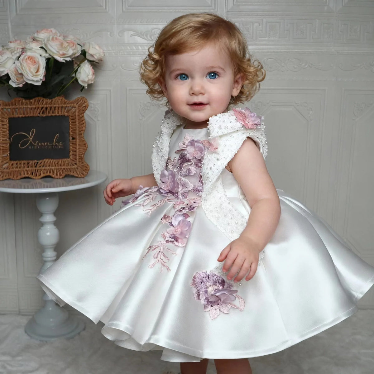 Robe princesse fille blanche brodée – CLEVI Paris