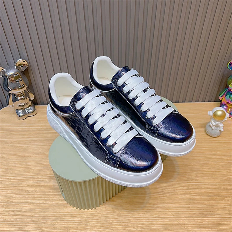 Sneakers basses unisexes bleues à lacets – CLEVI Paris