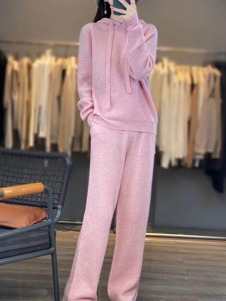 Ensemble femme en laine à capuche et pantalon – CLEVI Paris