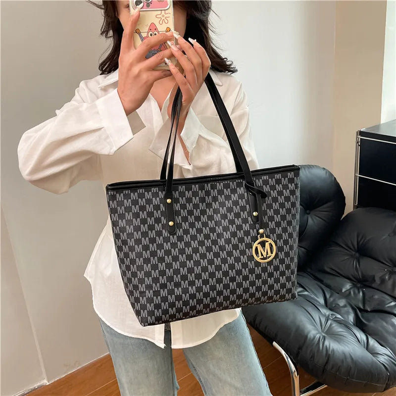 Sac épaule femme avec poche à rabat – CLEVI Paris