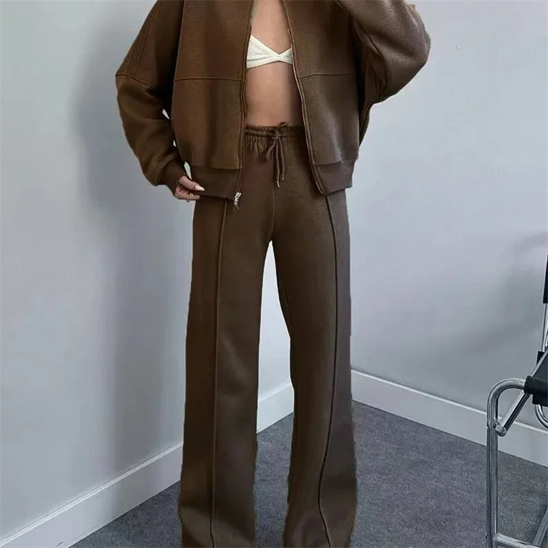 Ensemble femme haut zippé et pantalon – CLEVI Paris