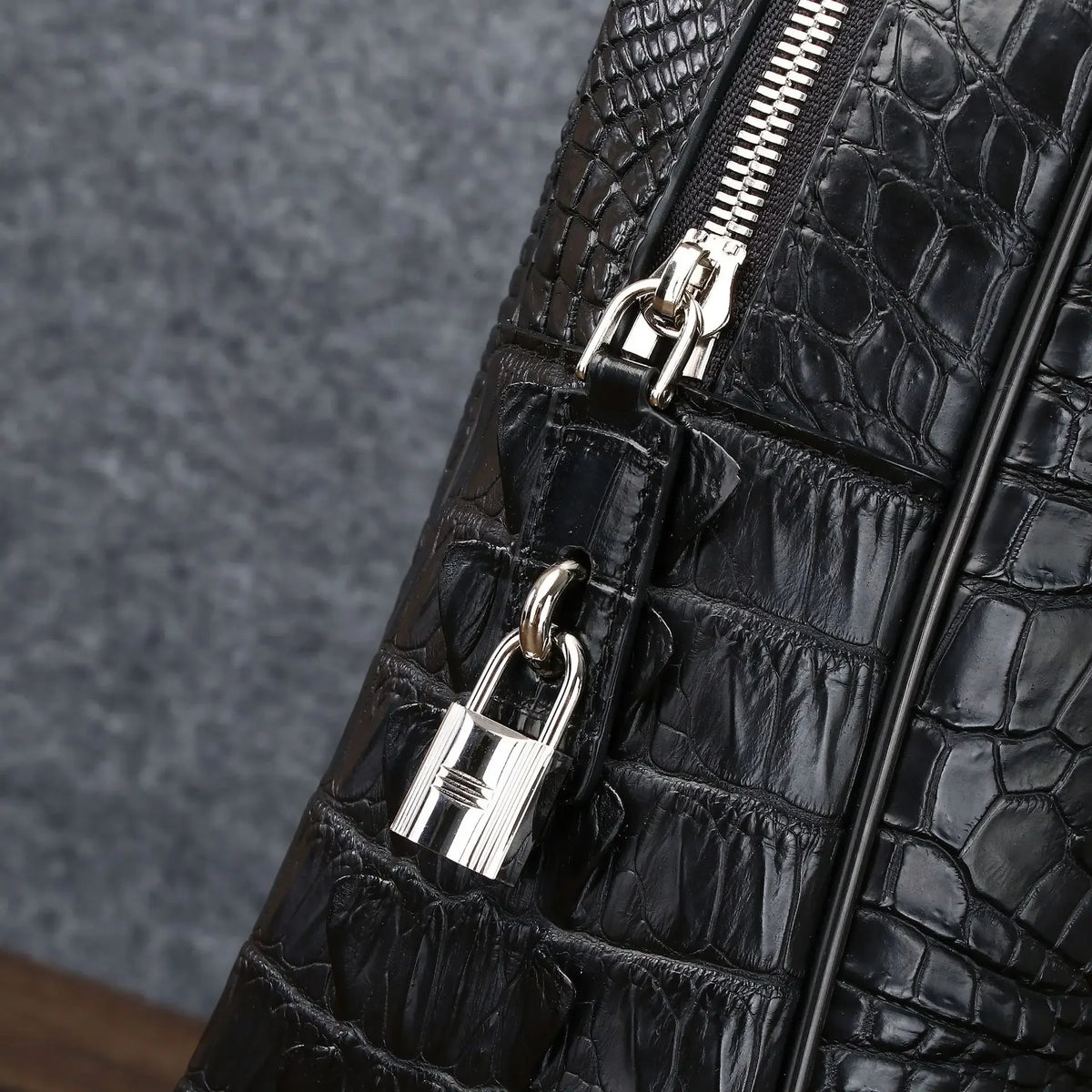 Sac Messager Homme Cuir Vache Véritable Alligator 42x31cm 14” – CLEVI Paris