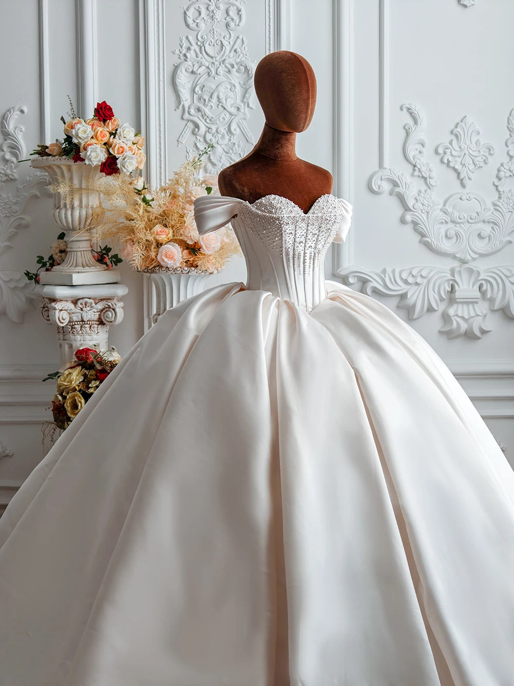 Robe de mariée fleurie en tulle – CLEVI Paris