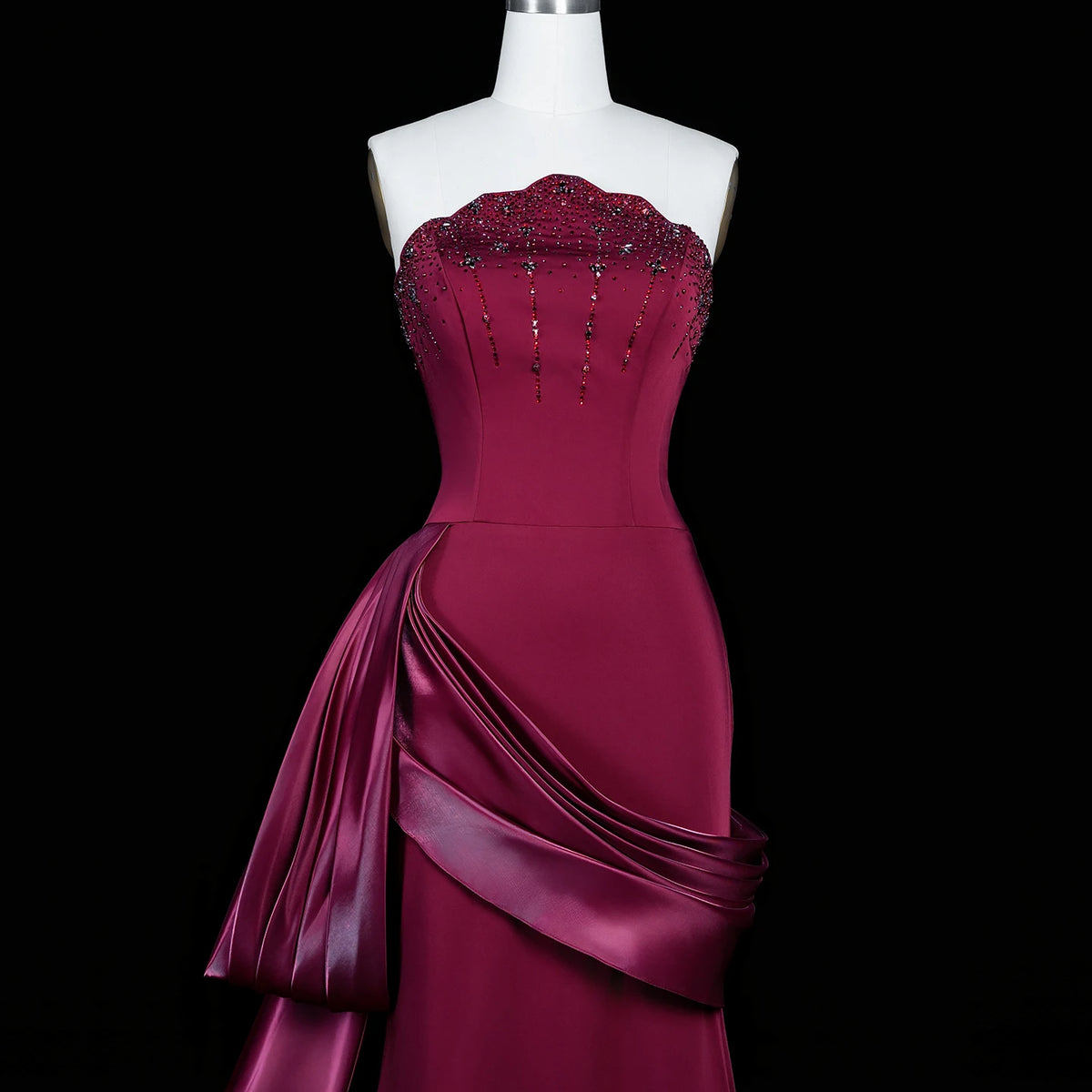 Robe de gala bustier perlée avec gants – CLEVI Paris