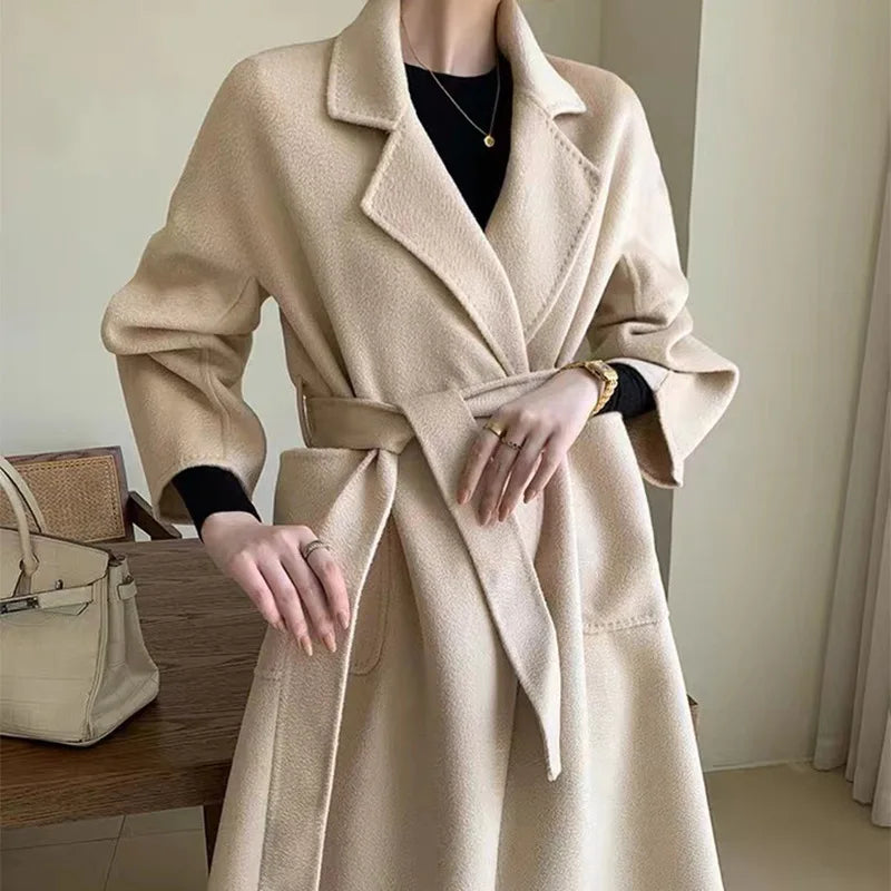 Manteau long femme en laine ceinturé – CLEVI Paris