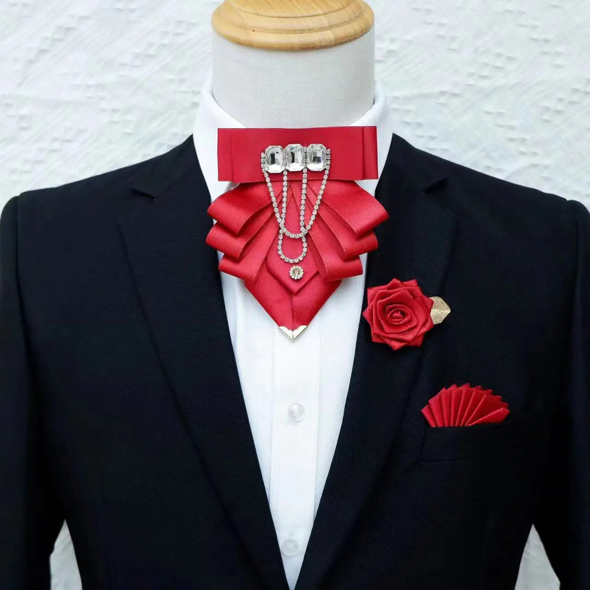 Ensemble nœud papillon 3 pièces, broche et fleurs – CLEVI Paris