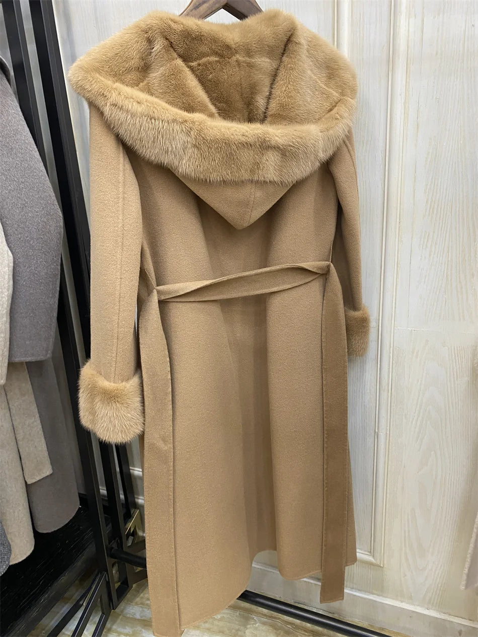Manteau long femme à capuche et ceinture – CLEVI Paris