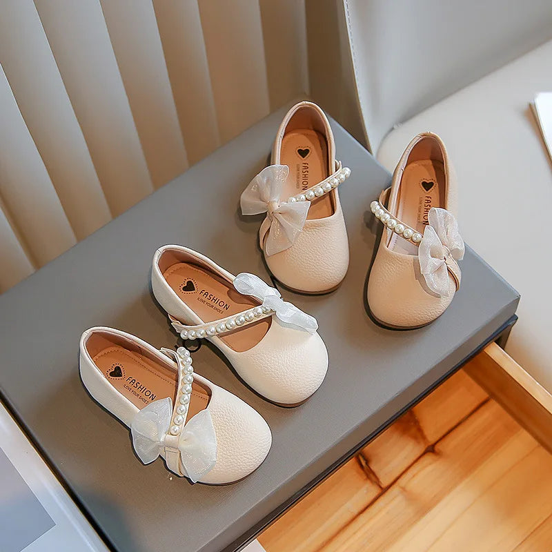 Chaussures fille dentelle, nœud et perles – CLEVI Paris