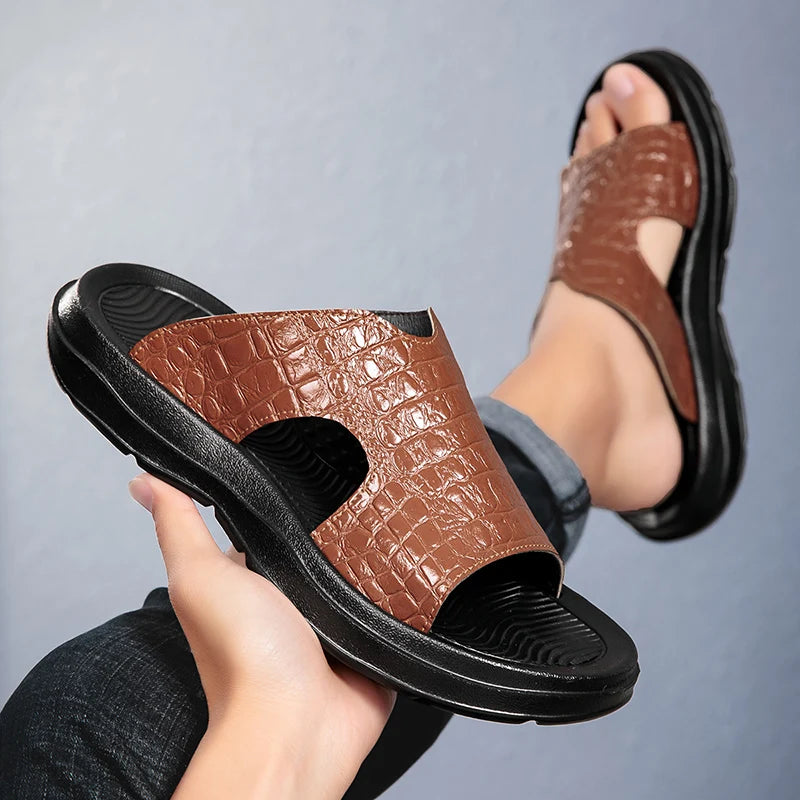 Sandales unisexes en croûte de cuir crocodile – CLEVI Paris