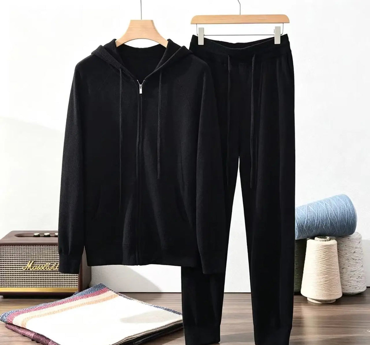 Ensemble homme à capuche et pantalon jogger – CLEVI Paris