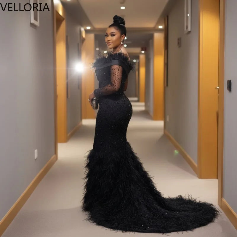 Robe de soirée sirène à plumes – CLEVI Paris