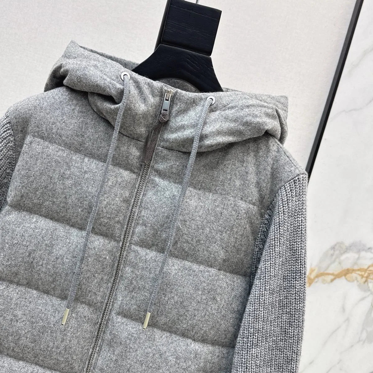 Veste femme à capuche et manches en maille – CLEVI Paris