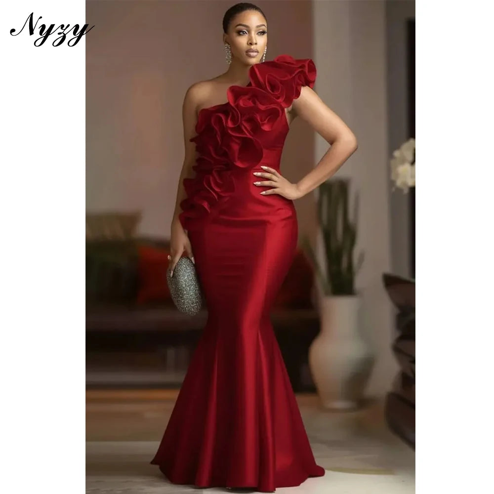 Robe de soirée sirène satinée à une épaule – CLEVI Paris
